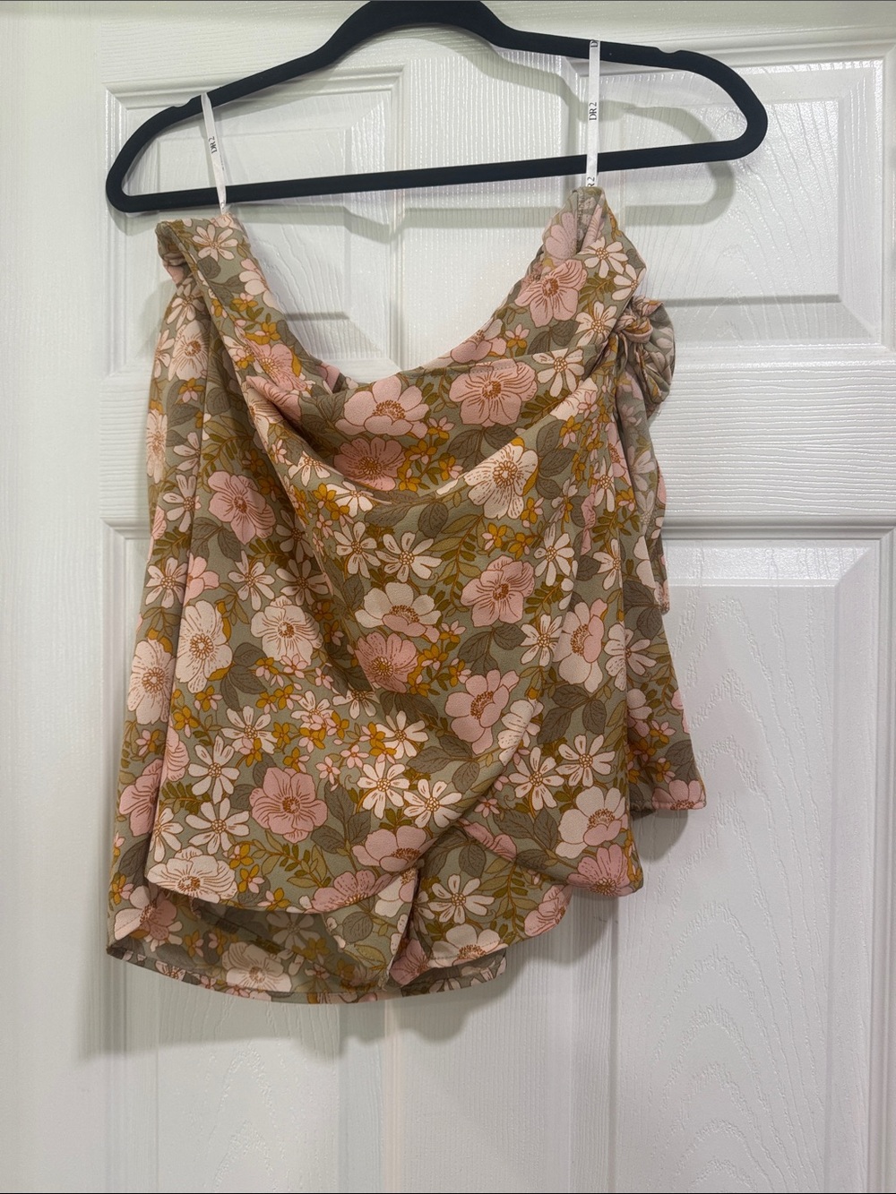 DR2 skort in Olive and Blush